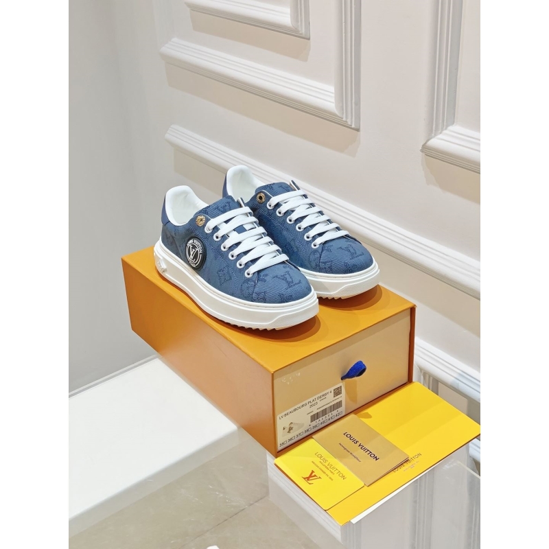 l**is V*t*n sneakers